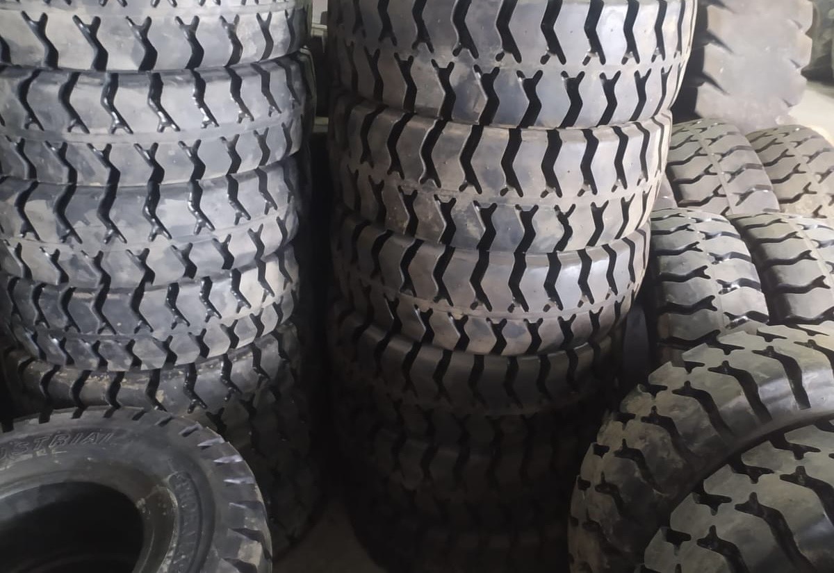 TRUNG TÂM PHÂN PHỐI LỐP XE NÂNG UY TÍN NHẤT DĨ AN - BÌNH DƯƠNG